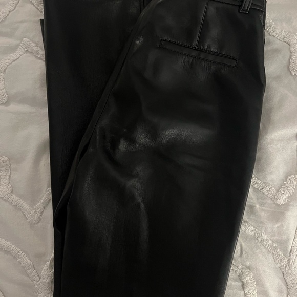 Size 6 black leather pants - Picture 4 of 4